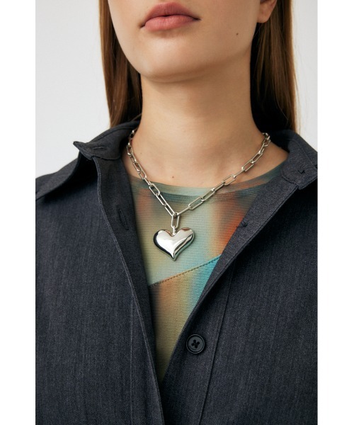 MOUSSY（マウジー）の「BIG HEART チョーカー（ネックレス・レディース・ゴールド/シルバー・FREE）」の2枚目の写真