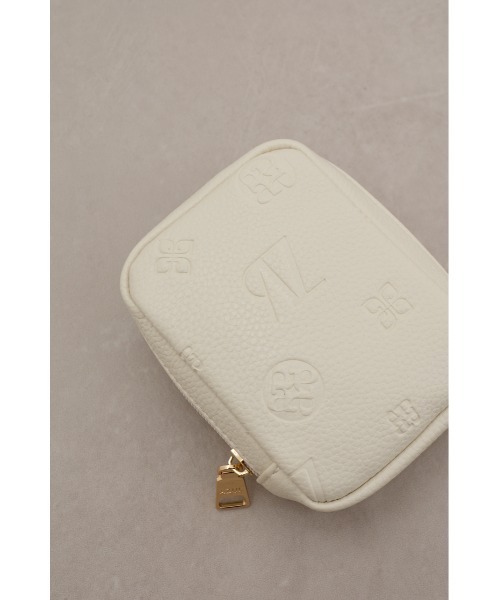 AZUL by moussy(アズールバイマウジー)の「エンボスモノグラムスクエアミニポーチ(ポーチ・レディース・ライトブルー/ブラック/アイボリー・FREE)」の9枚目の写真