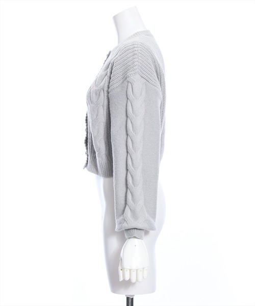 clear（クリア）の「ハート釦ケーブルニットカーディガン≪STAY MOTION≫（ニット/セーター・レディース・グリーン/グレイッシュベージュ/グレー・F）」の5枚目の写真