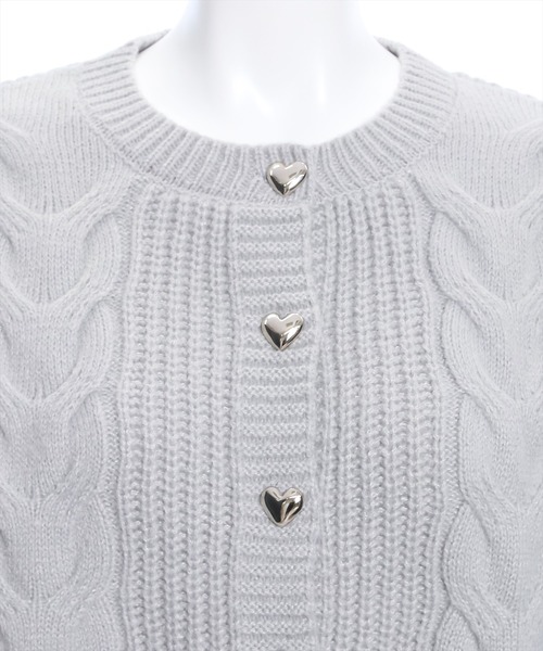 clear（クリア）の「ハート釦ケーブルニットカーディガン≪STAY MOTION≫（ニット/セーター・レディース・グリーン/グレイッシュベージュ/グレー・F）」の8枚目の写真