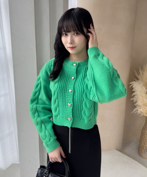 clear（クリア）の「ハート釦ケーブルニットカーディガン≪STAY MOTION≫（ニット/セーター・レディース・グリーン/グレイッシュベージュ/グレー・F）」の13枚目の写真