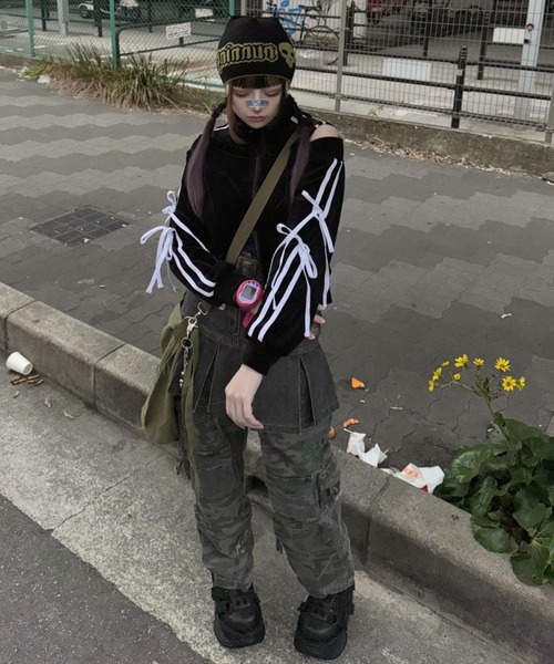 NOT KNOWING(ノットノーイング)の「韓国ブランド NOT KNOWING ノットノーイング Velour Ribbon Track Top オーバーサイズ ベロアトップス トラックトップス トラックジャケット ジャージ ライントップス ラインジャージ ジップアップ ジップトップス 羽織り リボン(ジャージ・レディース・グレー/ブラック・ONE SIZE)」の14枚目の写真