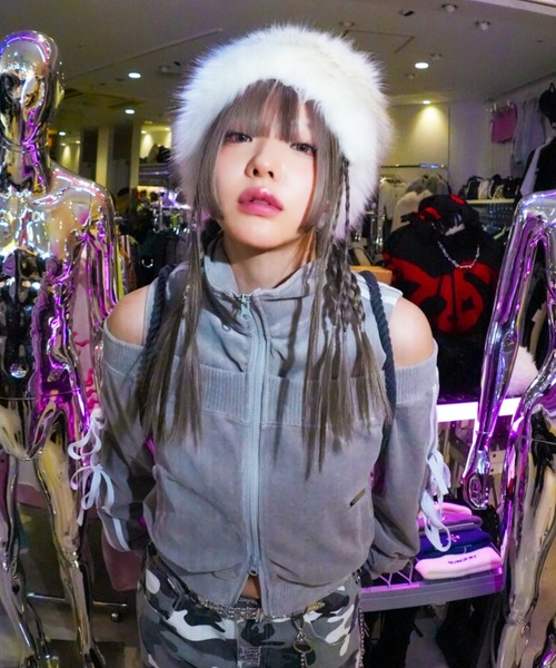 NOT KNOWING(ノットノーイング)の「韓国ブランド NOT KNOWING ノットノーイング Velour Ribbon Track Top オーバーサイズ ベロアトップス トラックトップス トラックジャケット ジャージ ライントップス ラインジャージ ジップアップ ジップトップス 羽織り リボン(ジャージ・レディース・グレー/ブラック・ONE SIZE)」の19枚目の写真