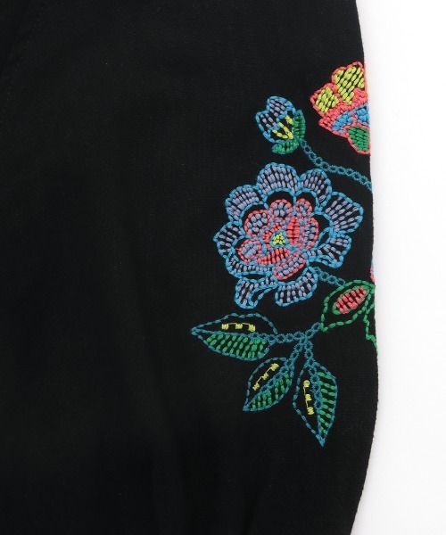 チチカカ(チチカカ)の「ウォッシャブルレーヨン麻刺繍ワンピース(ワンピース・レディース・グリーン/ナチュラル/ブラック・FREE)」の8枚目の写真