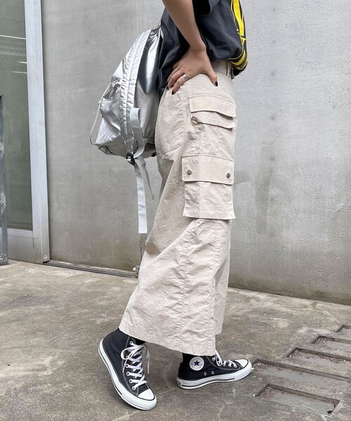 fredy emue（フレディエミュ）の「ポケ付きカーゴスカート（スカート・レディース・ベージュ/カーキ・36/38）」の9枚目の写真