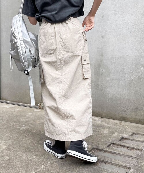fredy emue（フレディエミュ）の「ポケ付きカーゴスカート（スカート・レディース・ベージュ/カーキ・36/38）」の10枚目の写真
