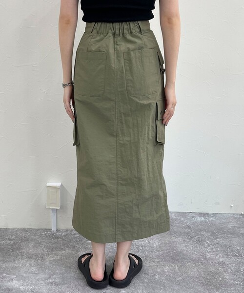 fredy emue（フレディエミュ）の「ポケ付きカーゴスカート（スカート・レディース・ベージュ/カーキ・36/38）」の22枚目の写真