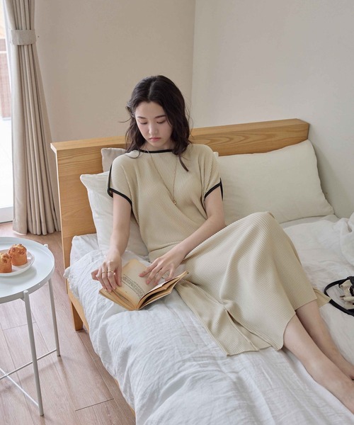 CHAN ME（チャンミ）の「配色ワンピース（ワンピース・レディース・モカ/グレイッシュベージュ/ブラック・X-LARGE/LARGE/MEDIUM）」の22枚目の写真