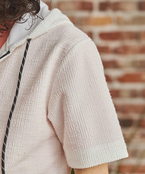 RATTLE TRAP（ラトルトラップ）の「スラブジャガード半袖ジップパーカー（パーカー・メンズ・ホワイト/ブラック・LL/L/M）」の7枚目の写真