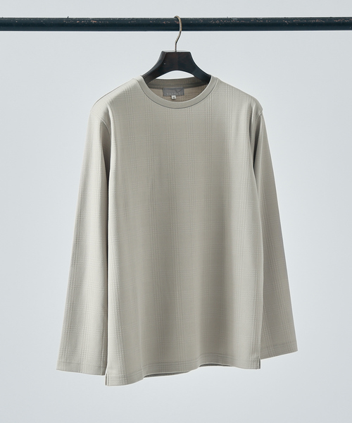 ABAHOUSE GRAY(アバハウスグレイ)の「【チェック柄】ジャガード クルーネック 長袖 Tシャツ(Tシャツ/カットソー・メンズ・ブラック/ネイビー/ホワイト/サックスブルー/グレイッシュベージュ/チャコールグレー・46/48)」の4枚目の写真