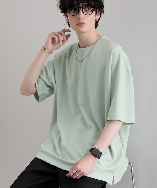 MONO-MART(モノマート)の「クールドライアムンゼン オーバーサイズサイドスリットベーシックカットソー(Tシャツ/カットソー・メンズ・ネイビー/チャコール/アイボリー/ブルー/ワイン/ブラック/ダークブラウン/ピンク/ライトグレー/ミント・S/L/M)」の6枚目の写真