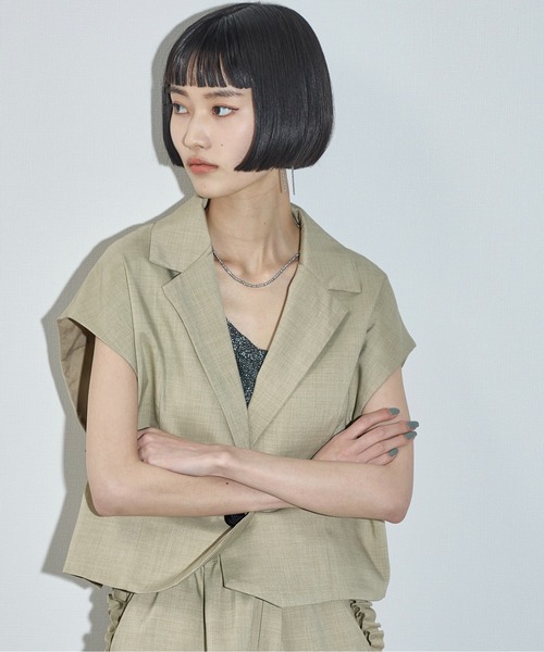THE YOn（ザヨン）の「バックリボンフレンチスリーブショートテーラードジャケット（テーラードジャケット・レディース・サンドベージュ/レディッシュグレー・FREE）」の4枚目の写真