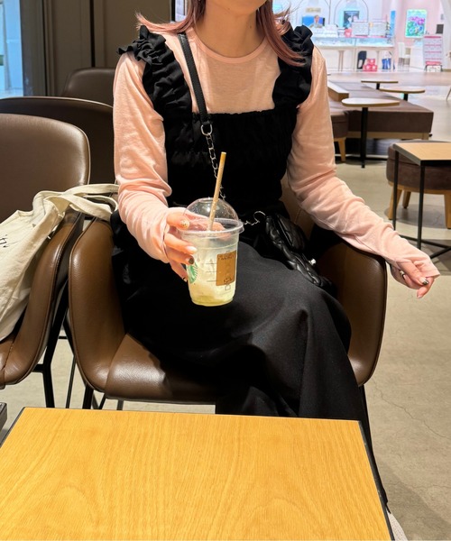 y/m by misato(イムバイミサト)の「エステルツイルシャーリングサロペット(サロペット/オーバーオール・レディース・アイボリー/ブラック・FREE)」の5枚目の写真