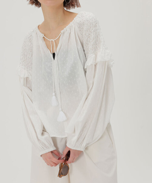 SLOBE citron.(スローブシトロン)の「SLOBE citron. スモッキングコットンブラウス(シャツ/ブラウス・レディース・A/ホワイト/ピンク・FREE)」の2枚目の写真