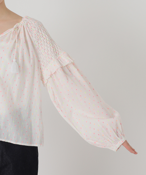 SLOBE citron.(スローブシトロン)の「SLOBE citron. スモッキングコットンブラウス(シャツ/ブラウス・レディース・A/ホワイト/ピンク・FREE)」の16枚目の写真