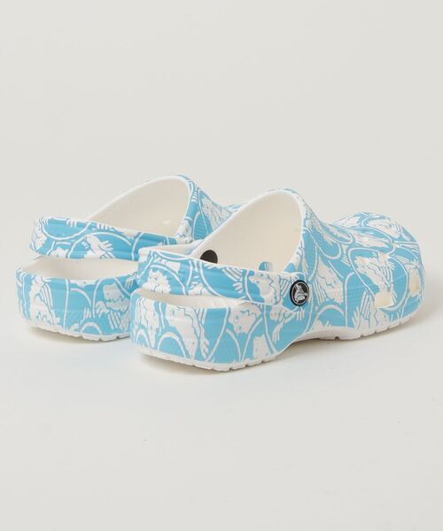 crocs（クロックス）の「クロックス crocs Classic Duke Print Clog_クラシック デューク プリント クロッグ（サンダル・メンズ・ブルー・22.0cm/23.0cm/24.0cm/25.0cm/26.0cm/27.0cm/28.0cm/29.0cm）」の3枚目の写真