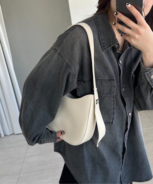 apres jour mignon（アプレジュールミニョン）の「【apresjour mignon×ARIAZ】ワンハンドルラウンドバッグ（ハンドバッグ・レディース・アイボリー/ブラック・ONESIZE）」の3枚目の写真