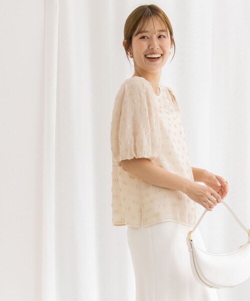 NOLLEY’S Sophi(ノーリーズソフィ)の「ドットラメカットジャガード2WAYブラウス(シャツ/ブラウス・レディース・ベージュ系その他3/ブラック系その他3・38)」の6枚目の写真