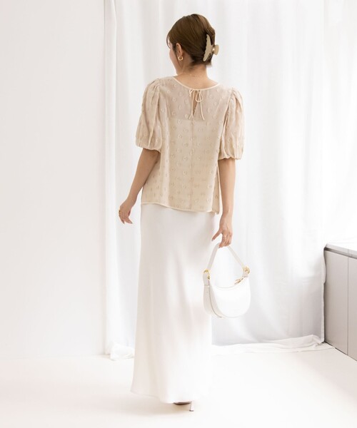 NOLLEY’S Sophi(ノーリーズソフィ)の「ドットラメカットジャガード2WAYブラウス(シャツ/ブラウス・レディース・ベージュ系その他3/ブラック系その他3・38)」の7枚目の写真