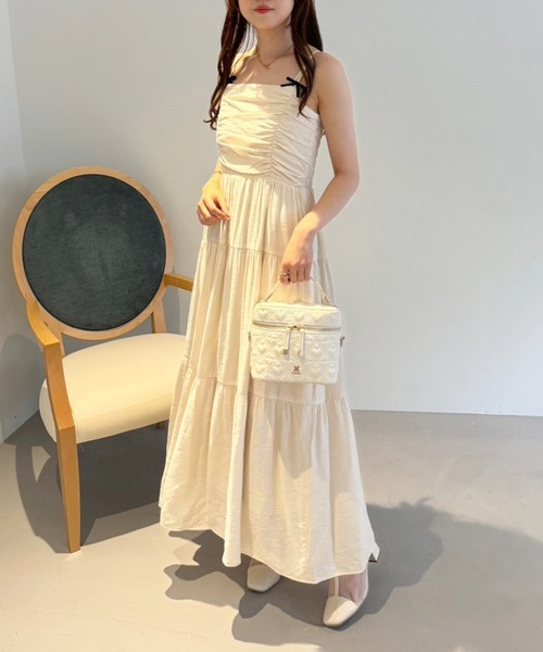 one after another NICE CLAUP（ワンアフターアナザーナイスクラップ）の「ヘアクリップリボン付き/ティアードキャミワンピース（ワンピース・レディース・ホワイト系その他/オフホワイト/レッド/ブラック/ベージュ/ブラック系その他2/ブラック系その他/ブラウン系その他・FREE）」の8枚目の写真