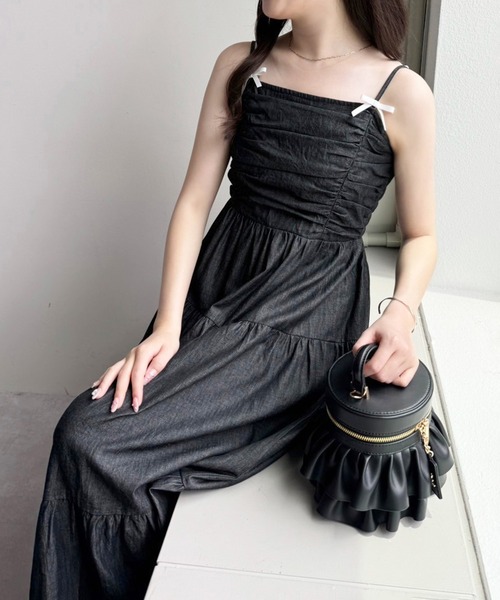 one after another NICE CLAUP（ワンアフターアナザーナイスクラップ）の「ヘアクリップリボン付き/ティアードキャミワンピース（ワンピース・レディース・ホワイト系その他/オフホワイト/レッド/ブラック/ベージュ/ブラック系その他2/ブラック系その他/ブラウン系その他・FREE）」の4枚目の写真