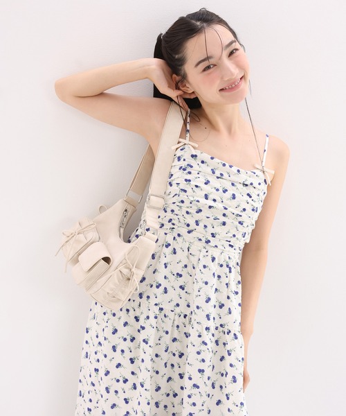 one after another NICE CLAUP（ワンアフターアナザーナイスクラップ）の「ヘアクリップリボン付き/ティアードキャミワンピース（ワンピース・レディース・ホワイト系その他/オフホワイト/レッド/ブラック/ベージュ/ブラック系その他2/ブラック系その他/ブラウン系その他・FREE）」の21枚目の写真