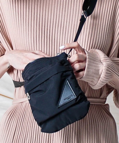 ADAM PATEK（アダムパテック）の「【ADAM PATEK/【Anza】BREATHATEC mini shoulderbag（ショルダーバッグ・メンズ・ネイビー/ブラック・ONESIZE）」の2枚目の写真
