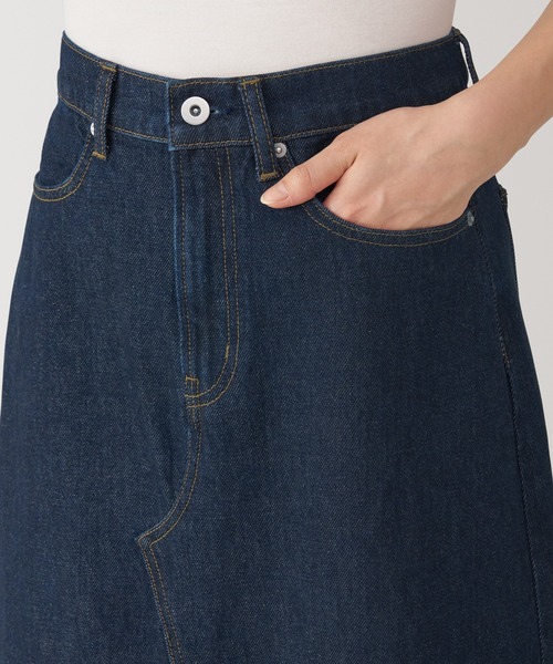無印良品（ムジルシリョウヒン）の「婦人　木の実から作ったカポック混　デニムＡラインスカート（デニムスカート・レディース・ライトブルー/ダークネイビー・S/M/L/XL）」の16枚目の写真