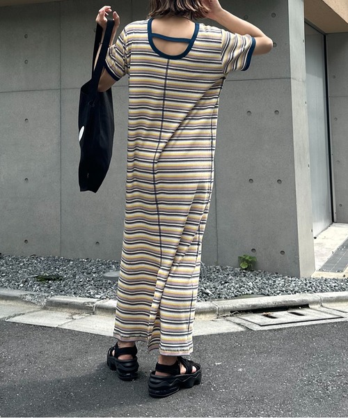 mi via loca(ミヴィアロカ)の「【2WAY】マルチボーダーテレコ半袖ワンピース(ワンピース・レディース・ブラック系/ブルー系/ピンク系・FREE)」の21枚目の写真