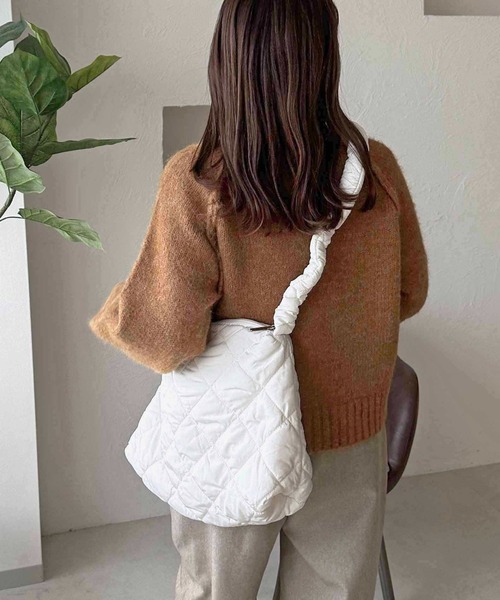 apres jour clair（アプレジュールクレア）の「【apres jour clair×ARIAZ】ポコポコショルダーバッグ（ショルダーバッグ・レディース・ピンクベージュ/ライトブルー/ブラック/ホワイト・FREE）」の6枚目の写真