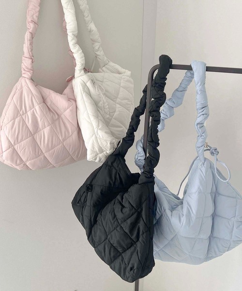 apres jour clair（アプレジュールクレア）の「【apres jour clair×ARIAZ】ポコポコショルダーバッグ（ショルダーバッグ・レディース・ピンクベージュ/ライトブルー/ブラック/ホワイト・FREE）」の5枚目の写真