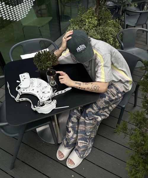 DEVICE（デバイス）の「トロンプルイユ柄 韓国 古着風 ダメージ ウォッシュ デニム エフェクト ワイド パンツ（デニムパンツ・レディース・ブルー・FREE）」の17枚目の写真