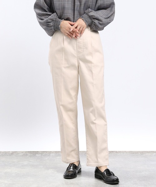 GLOBAL WORK Smile Seed Store（グローバルワーク スマイルシードストア）の「デニムタックテーパード/115994（デニムパンツ・レディース・ライトブルー/ブラック/ブルー/アイボリー・X-LARGE/LARGE/MEDIUM/SMALL）」の9枚目の写真