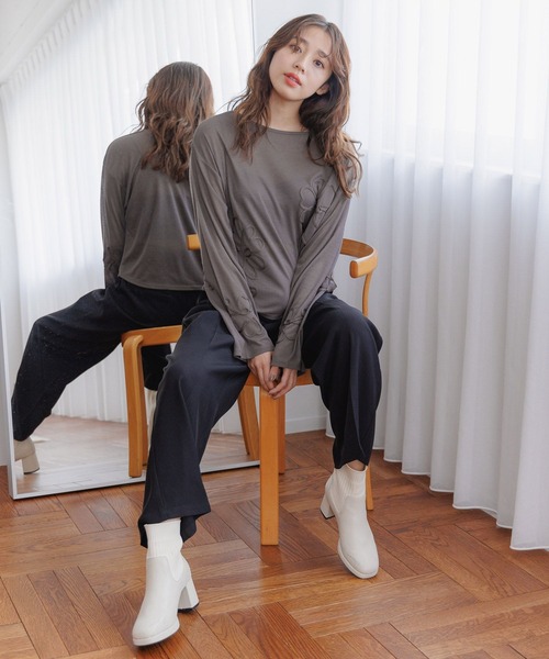 mysty woman（ミスティウーマン）の「フラワーコード刺繍プルオーバー　150087（Tシャツ/カットソー・レディース・オフホワイト/チャコールグレー/ブラック・FREE）」の4枚目の写真