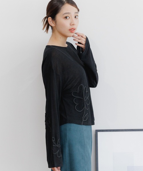 mysty woman（ミスティウーマン）の「フラワーコード刺繍プルオーバー　150087（Tシャツ/カットソー・レディース・オフホワイト/チャコールグレー/ブラック・FREE）」の7枚目の写真