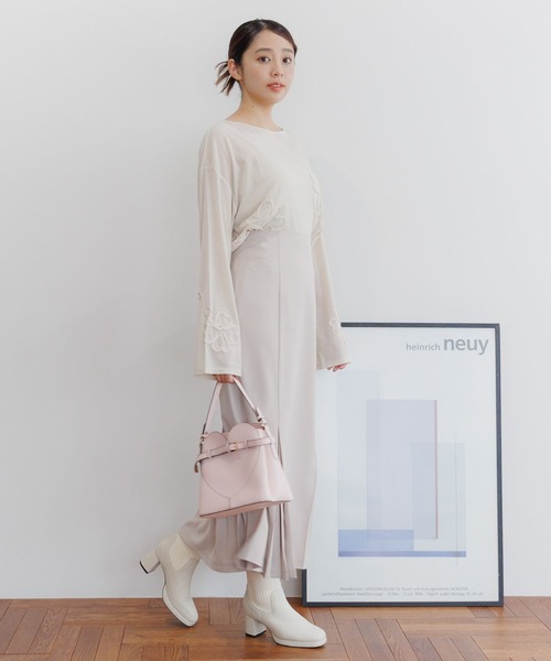 mysty woman（ミスティウーマン）の「フラワーコード刺繍プルオーバー　150087（Tシャツ/カットソー・レディース・オフホワイト/チャコールグレー/ブラック・FREE）」の8枚目の写真