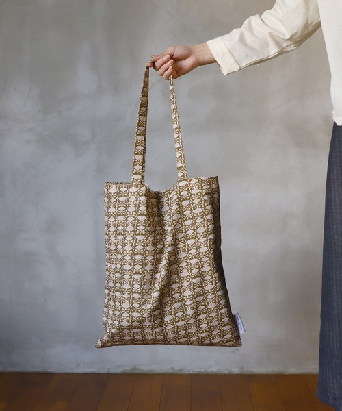 contra bo nepre(コントラ ボ ネプレ )の「【contra bo nepre/コントラ ボ ネプレ】トートバッグ USINE pattern tote bag RURIGIKU(トートバッグ・レディース・ブラウン・FREE)」の2枚目の写真