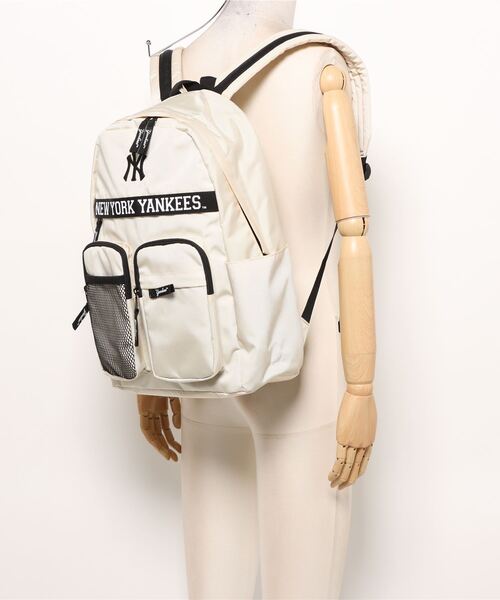 MLB(メジャーリーグベースボール)の「MLB ダブルポケットリュック(バックパック/リュック・レディース・オフホワイト/ブラック系その他/アイボリー/ブラック/ブラック系その他2・FREE)」の9枚目の写真