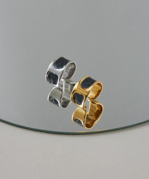 ciite' surgical stainless(シーテサージカルステンレス)の「【 金属アレルギー対応 】 ニュアンスリング サージカルステンレス (リング・レディース・シルバー/ゴールド・13号/11号)」の2枚目の写真