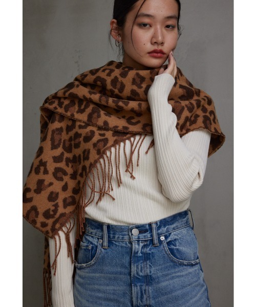 AZUL by moussy（アズールバイマウジー）の「ビッグレオパードストール（ストール/ショール・レディース・グレー系その他/ブラウン系その他・FREE）」の4枚目の写真