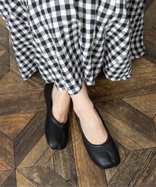 Fabby fabby（ファビィーファビィー）の「足袋パンプス（パンプス・レディース・シルバー/ブラック・SMALL/LARGE/MEDIUM）」の16枚目の写真