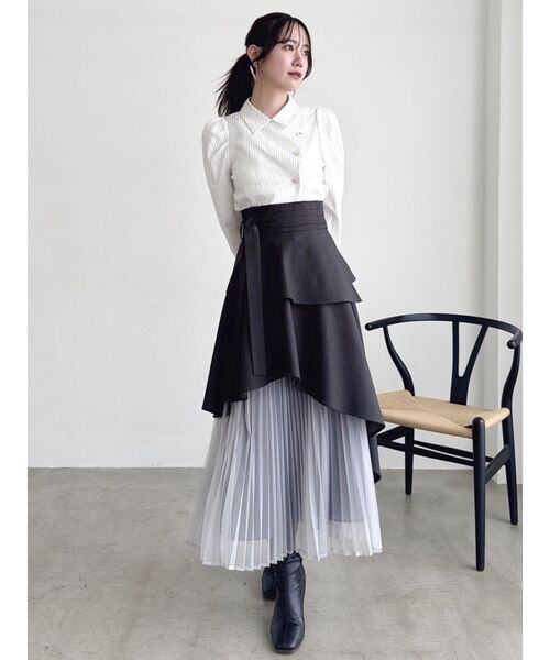 dazzlin（ダズリン）の「アシメティアードプリーツスカート（スカート・レディース・インディゴブルー/ベージュ/チャコールグレー・SMALL/MEDIUM）」の6枚目の写真