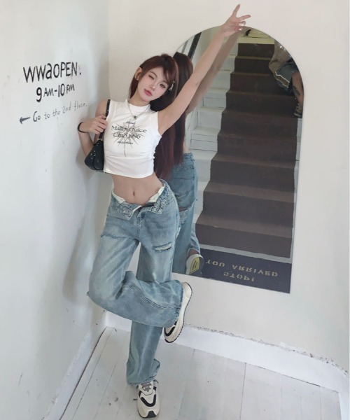 kirakiraShop(キラキラショップ)の「ヴィンテージ ライク ハイウエスト クラッシュ デニム(デニムパンツ・レディース・ブルー・S/M/L/XL)」の8枚目の写真