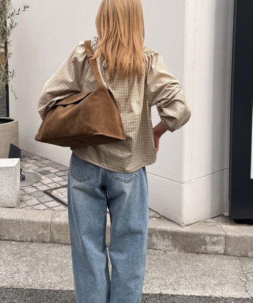 CANAL JEAN(キャナルジーン)の「diggity スウェードフラップショルダーバッグ(ショルダーバッグ・レディース・キャメル・ONE SIZE)」の9枚目の写真