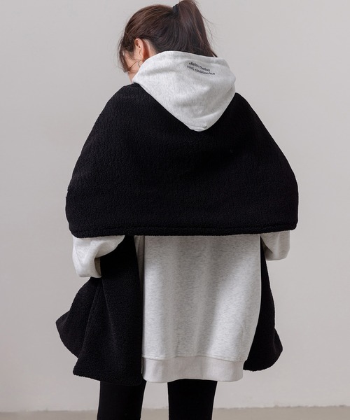 DAY CLOSET(デイ クローゼット)の「【4WAY/肩掛け/ひざ掛け/巻き/ベスト】ふっくら 大判 ボリューム ボア ストール レディース(ストール/ショール・レディース・ベージュ/ブラウン/グレー/ブラック/アイボリー・ONE SIZE)」の16枚目の写真