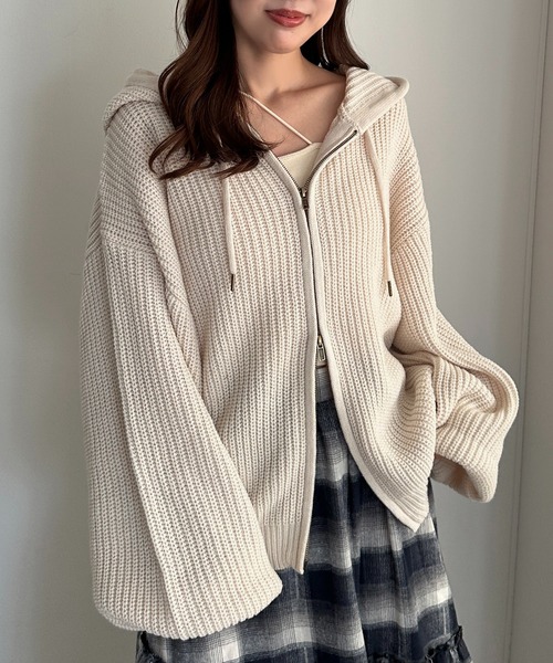 apres jour mignon(アプレジュールミニョン)の「ニットパーカー【ZOZOTOWN限定アイテム】(ニット/セーター・レディース・ブラック/アイボリー/ベージュ/レッド・X-LARGE/フリー)」の5枚目の写真