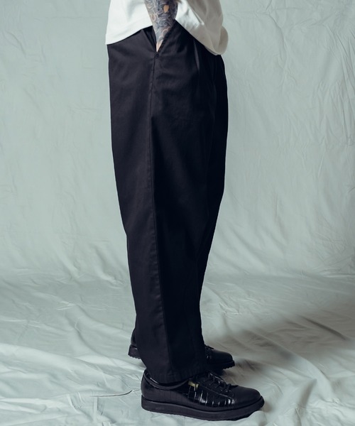 Subciety(サブサエティ)の「2tack wide balloon pants(チノパンツ・メンズ・ナチュラル/ダークネイビー/ブラック/オフホワイト・マルチサイズ)」の6枚目の写真
