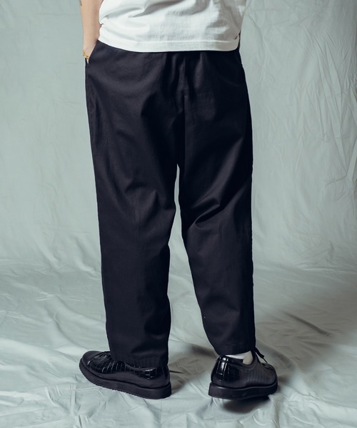 Subciety(サブサエティ)の「2tack wide balloon pants(チノパンツ・メンズ・ナチュラル/ダークネイビー/ブラック/オフホワイト・マルチサイズ)」の9枚目の写真