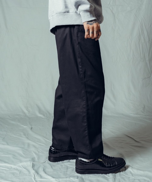 Subciety(サブサエティ)の「2tack wide balloon pants(チノパンツ・メンズ・ナチュラル/ダークネイビー/ブラック/オフホワイト・マルチサイズ)」の5枚目の写真