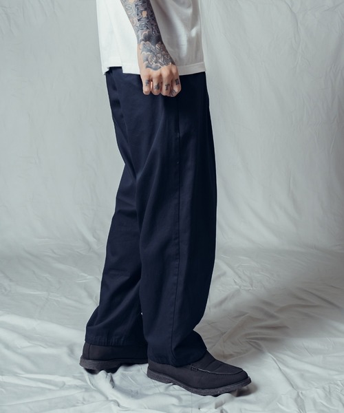 Subciety(サブサエティ)の「2tack wide balloon pants(チノパンツ・メンズ・ナチュラル/ダークネイビー/ブラック/オフホワイト・マルチサイズ)」の18枚目の写真